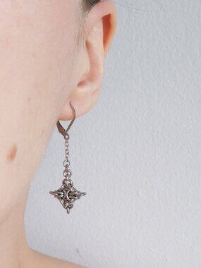 Silver star chainmail earrings